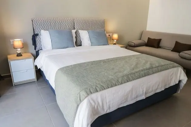 Junior Süit, Balkon