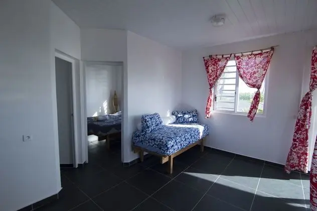 Bungalov, Deniz Manzaralı (Bungalow Faatere)