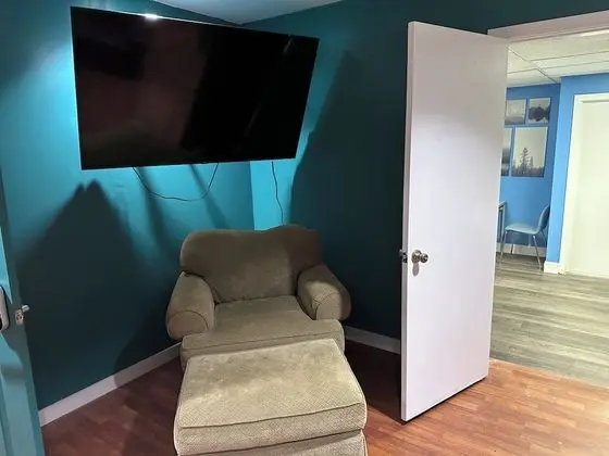 Signature Stüdyo, Özel Banyo, Havuz Manzaralı (Room 5 Queen Studio)