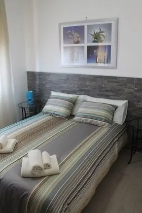 Economy Tek Büyük Yataklı Oda, Ortak Banyo (Via Gallicano nel Lazio, 1)