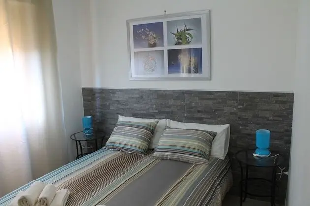 Economy Tek Büyük Yataklı Oda, Ortak Banyo (Via Gallicano nel Lazio, 1)