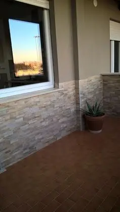 Economy Tek Büyük Yataklı Oda, Ortak Banyo (Via Gallicano nel Lazio, 1)
