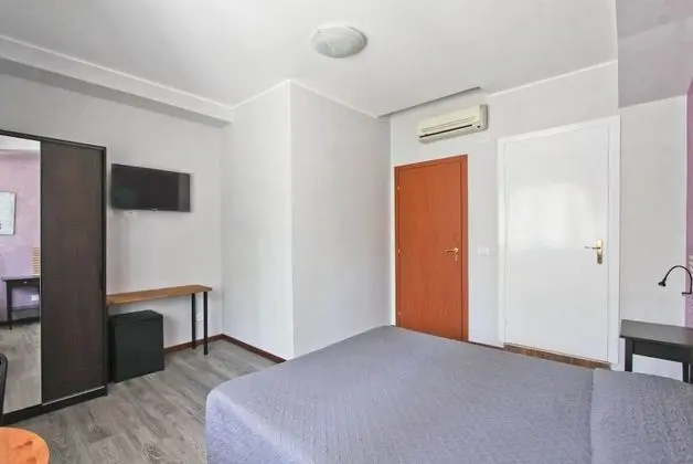 Tek Büyük veya İki Ayrı Yataklı Oda, Banyolu/Duşlu