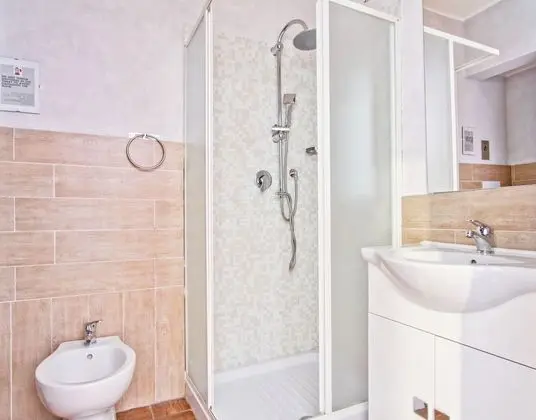 Tek Büyük veya İki Ayrı Yataklı Oda, Banyolu/Duşlu