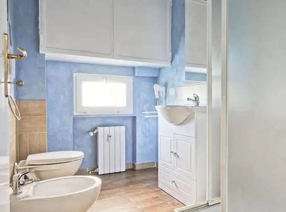 Tek Büyük veya İki Ayrı Yataklı Oda, Banyolu/Duşlu