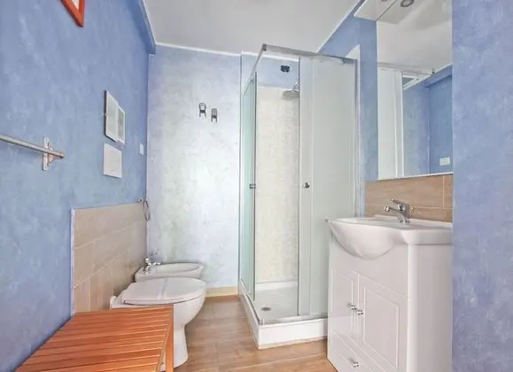 Tek Büyük veya İki Ayrı Yataklı Oda, Banyolu/Duşlu