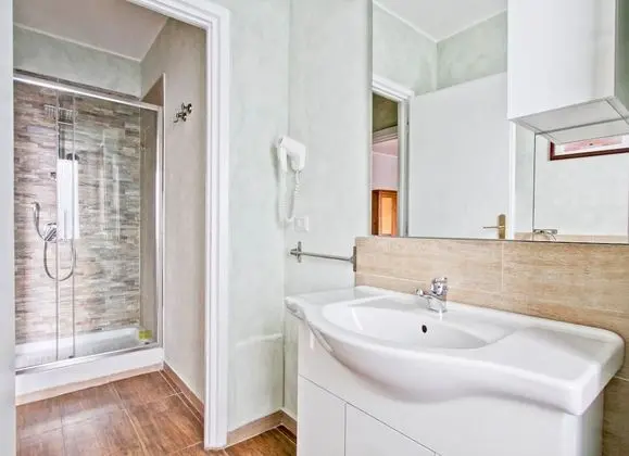 Üç Kişilik Oda, Banyolu/Duşlu