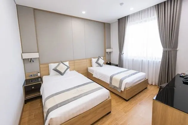 Sıra Ev (13BR, by the beach and swimming pools)