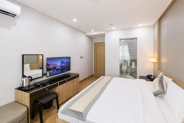 Sıra Ev (13BR, by the beach and swimming pools)
