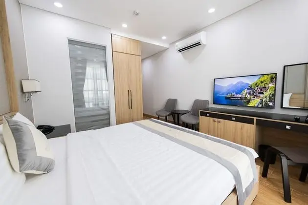 Sıra Ev (13BR, by the beach and swimming pools)