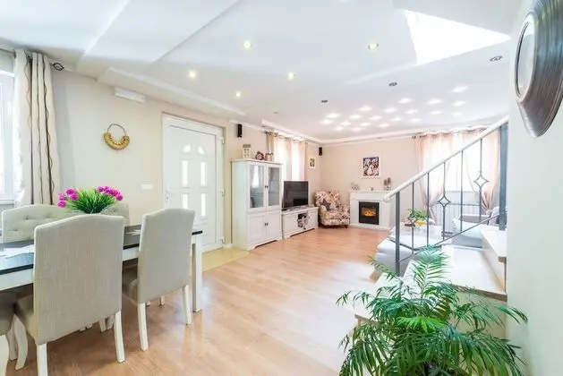 Deluxe Ev, Bahçe Manzaralı