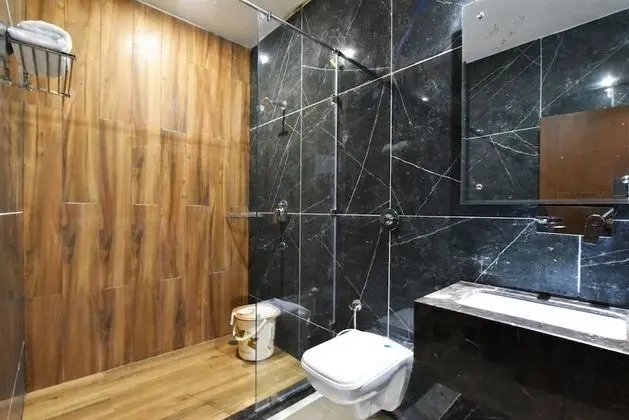 Deluxe Tek Büyük Yataklı Oda, 1 Yatak Odası, Şehir Manzaralı