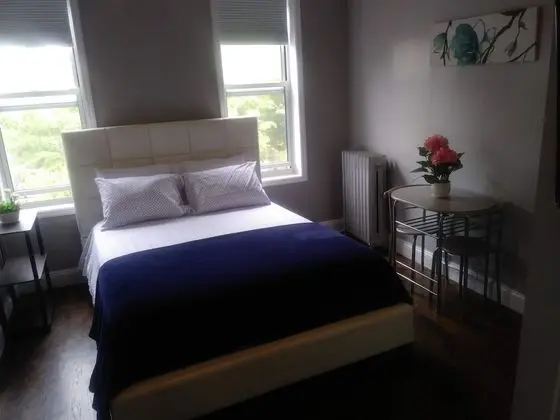 Luxury Ev, Birden Çok Yatak Odası (1 Queen and 1 Full Bed)