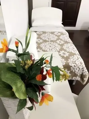 Tek Büyük Yataklı Oda, Ortak Banyo