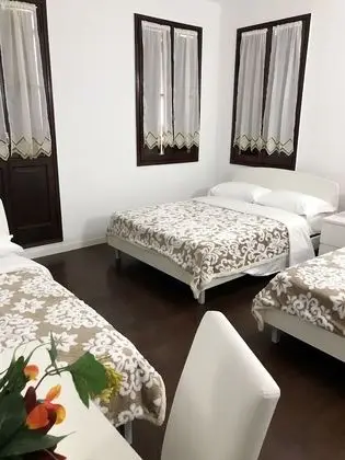 Tek Büyük Yataklı Oda, Ortak Banyo