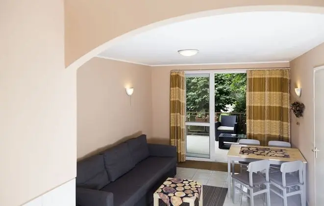 Standard Apart Daire, 2 Yatak Odası, Banyolu/Duşlu, Bahçe Manzaralı