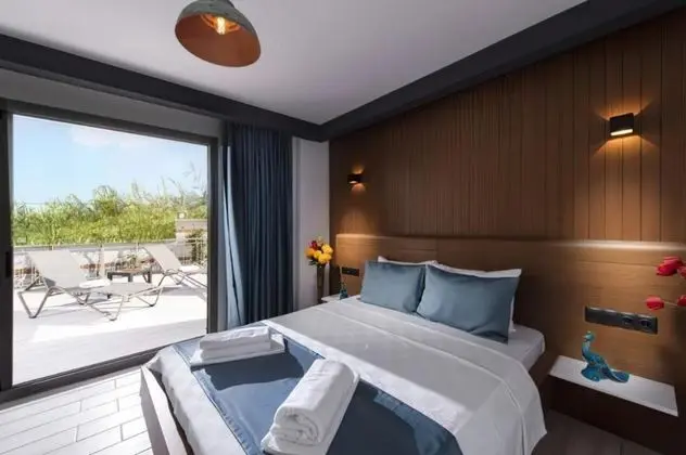 Deluxe Oda, Havuz Manzaralı, Balkonlu
