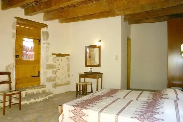 Üç Kişilik Oda