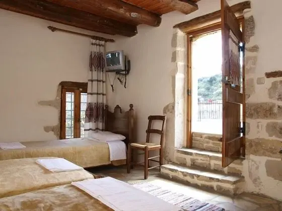 Üç Kişilik Oda