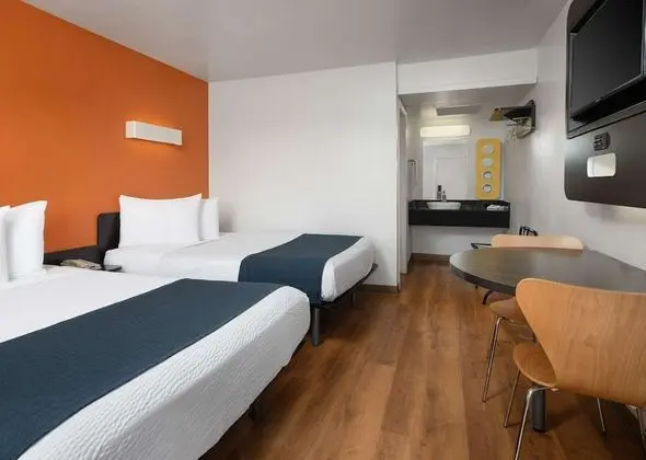 Deluxe Oda, 2 Çift Kişilik Yatak, Sigara İçilmez, Buzdolabı ve Mikrodalga
