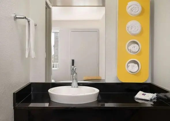 Deluxe Oda, 2 Çift Kişilik Yatak, Sigara İçilmez, Buzdolabı ve Mikrodalga