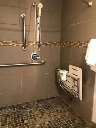 Dört Kişilik Oda, 2 Büyük (Queen) Boy Yatak, Engellilere Uygun