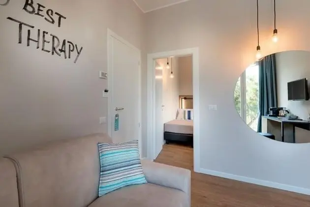 Junior Süit, Balkon