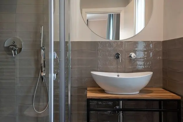 Junior Süit, Balkon