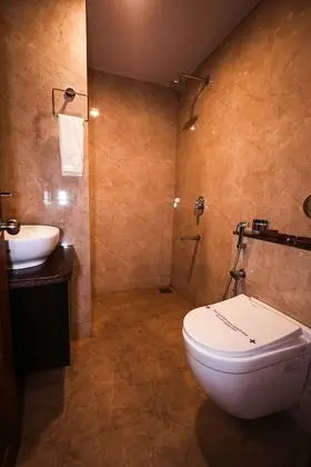 Deluxe Oda, 1 En Büyük (King) Boy Yatak, Balkon
