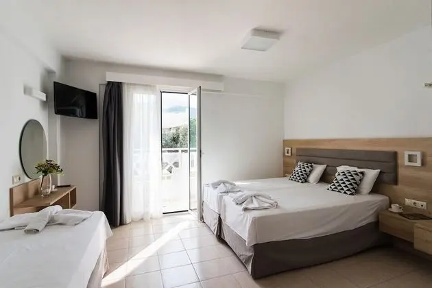 Superior Triple Studio with Garden View