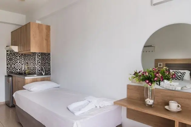 Superior Triple Studio with Garden View