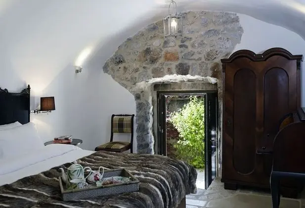 Üç Kişilik Oda
