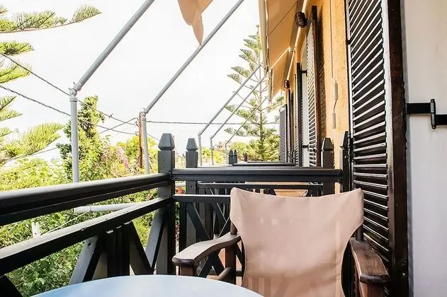 Üç Kişilik Oda, Balkon