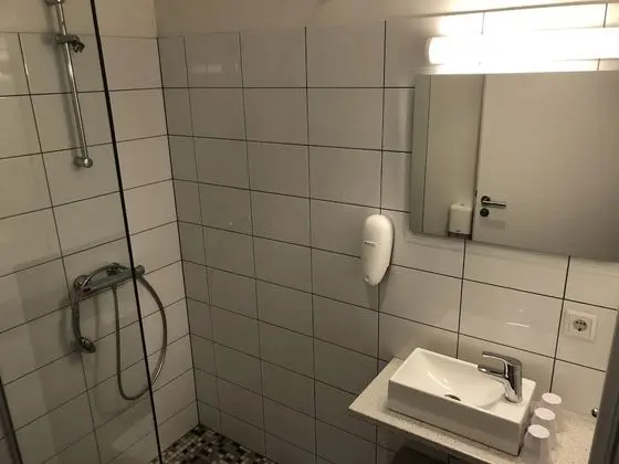 Üç Kişilik Oda, Özel Banyo