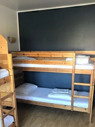 Dört Kişilik Oda, Ortak Banyo (Small with Bunk Beds)