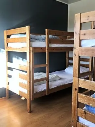 Dört Kişilik Oda, Ortak Banyo (Small with Bunk Beds)