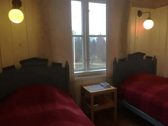 Tek Büyük veya İki Ayrı Yataklı Oda, Ortak Banyo