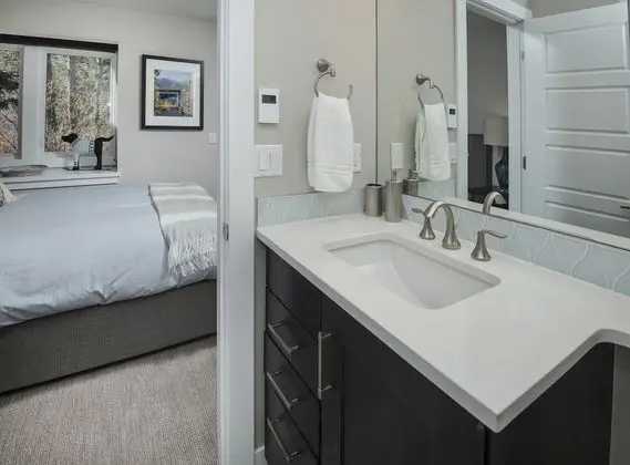Oda, Birden Çok Yatak (3 Bedroom Townhome)