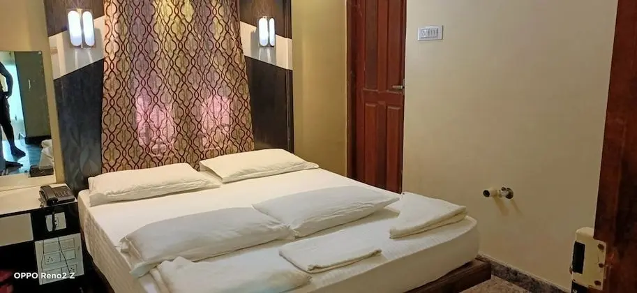 Basic Tek Büyük Yataklı Oda