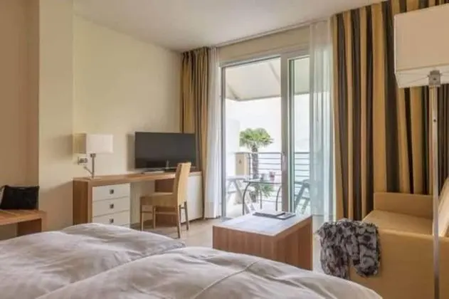Grand Tek Büyük Yataklı Oda, Balkon (garden and lake view - Splendid)