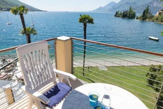 Grand Tek Büyük Yataklı Oda, Balkon (garden and lake view - Splendid)