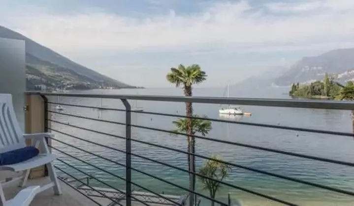Tek Büyük veya İki Ayrı Yataklı Oda, Balkon, Göl Manzaralı (Elegance)