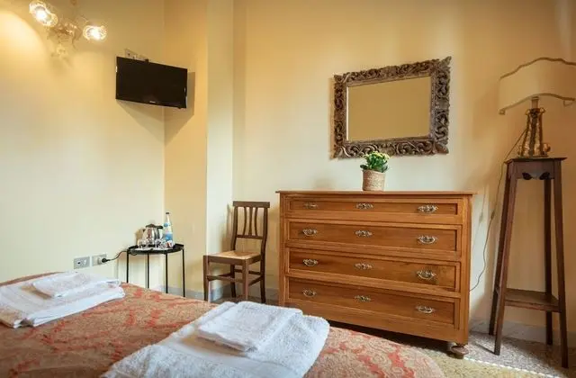 Basic Tek Büyük Yataklı Oda