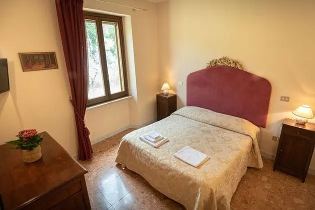 Classic Tek Büyük Yataklı Oda