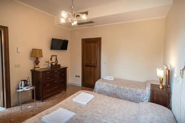 Classic Üç Kişilik Oda