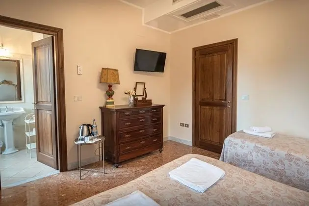 Classic Üç Kişilik Oda