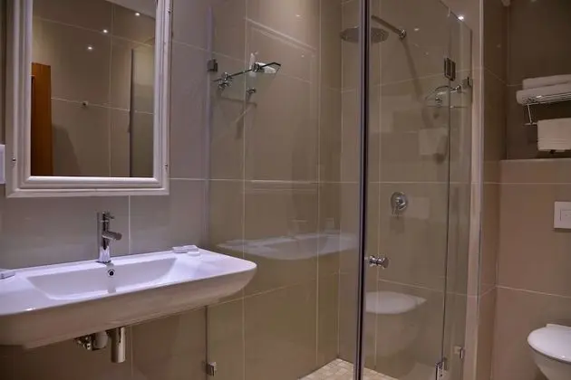 Luxury Tek Büyük Yataklı Oda