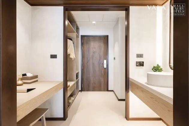 Mini Suite Pool Access