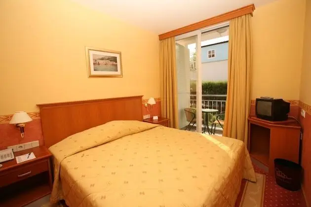 Superior Apart Daire, Balkon, Park Manzaralı