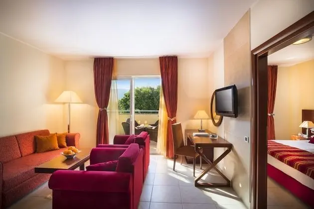 Superior Apart Daire, Balkon, Park Manzaralı